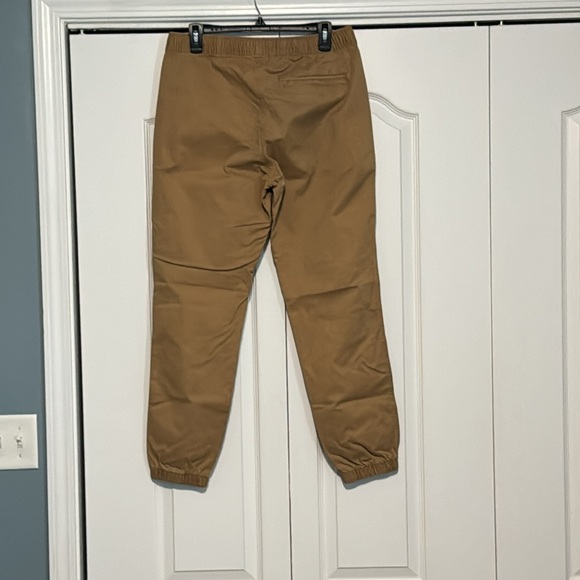 Men’s Gap Essential Joggers Twill Tan new without tags - Picture 2 of 2
